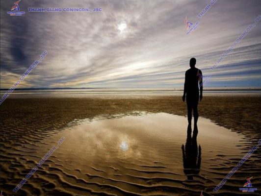 Đứng giữa khoảng không vô định chọn hướng đi (ảnh minh hoạ)